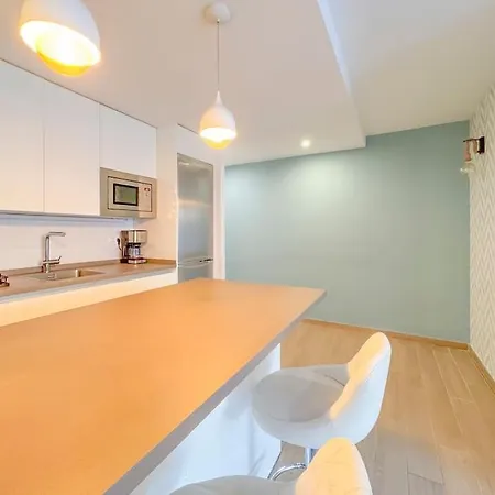 Apartment Family - Center *